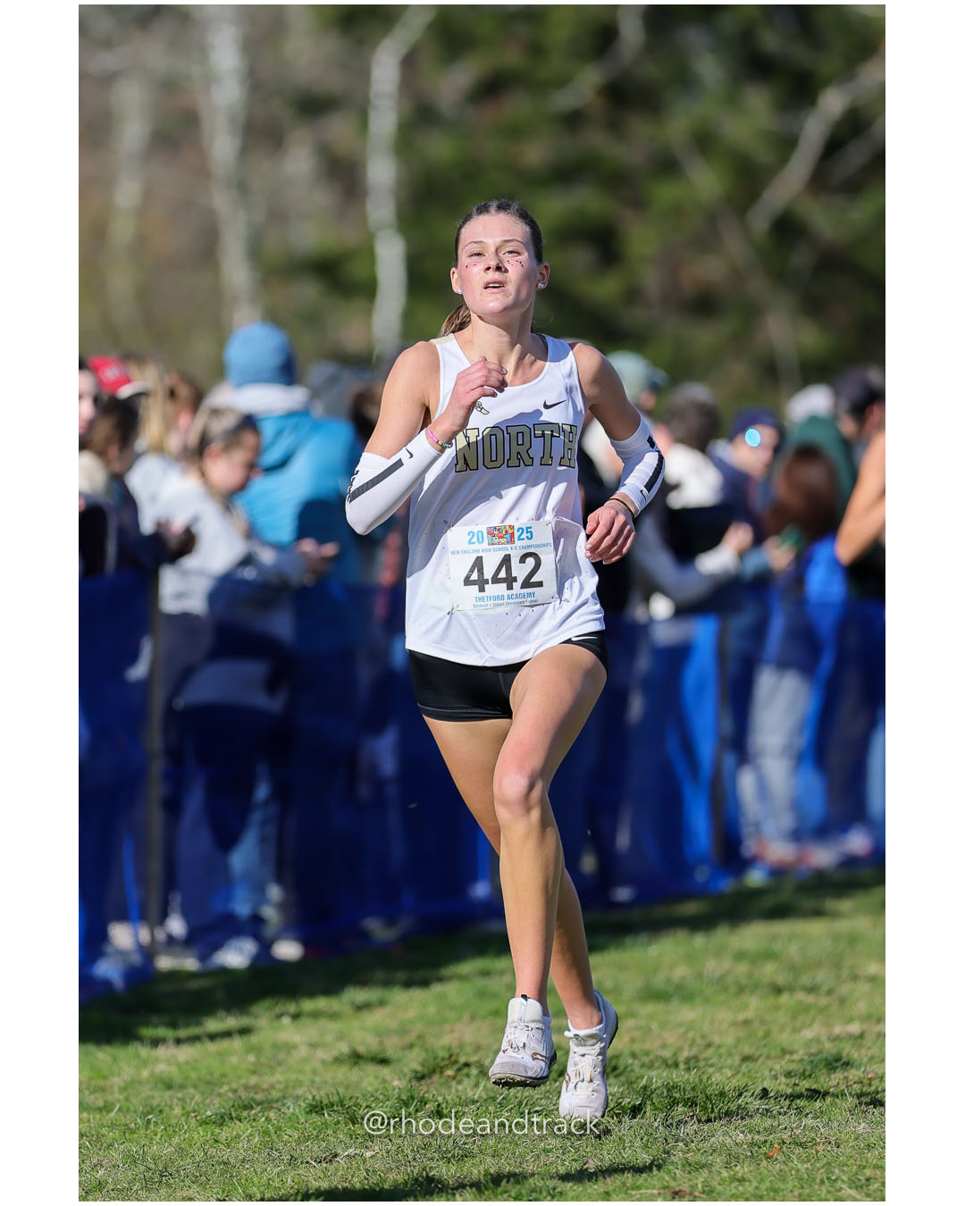 Hannah Duva, North Kingstown High School, P206, 23:16.39 - New England Cross Country State Championship - Thetford Vt - November 8, 2025 File: ./dir-1-Girls-Championship/251108-2025-New England-Cross-Country-Championships-Thetford-VT-376-296A6435.jpg Hannah Duva, North Kingstown High School, P206, 23:16.39 - New England Cross Country State Championship - Thetford Vt - November 8, 2025 –…